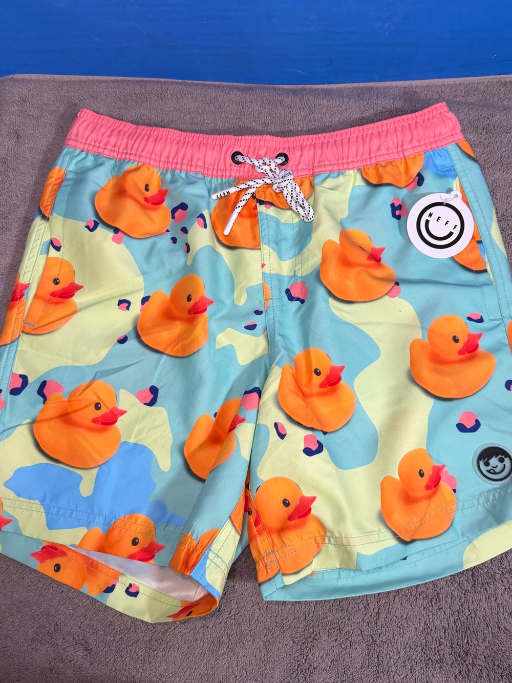 Neff hybrid shorts
Brand new